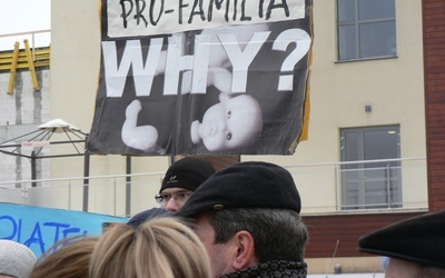 Zapłaci szpitalowi 50 tys. zł, bo ujawniła dokonywanie aborcji?