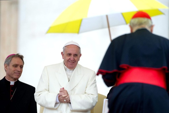 Papież przyjmie prezydenta Francji