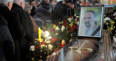 Ukraina: Pierwszy pogrzeb ofiary konfliktu z władzami