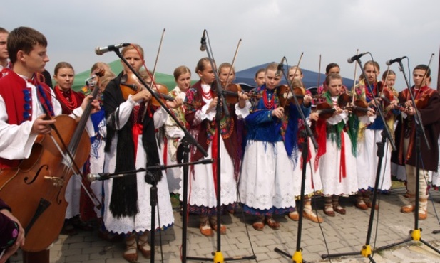 Akcję pomocy i odbudowy kościoła na Stecówce wesprą także "Grojcowianie"