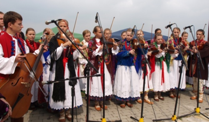 Akcję pomocy i odbudowy kościoła na Stecówce wesprą także "Grojcowianie"