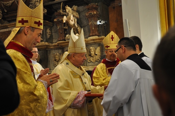 Święcenia biskupie - liturgia eucharystyczna