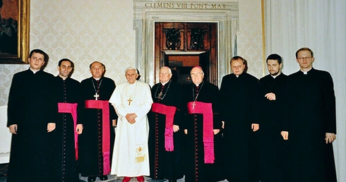 Delegacja diecezji koszalińsko-kołobrzeskiej towarzysząca bp. Kazimierzowi Nyczowi podczas ad limina w roku 2005 