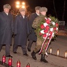 W uroczystościach rocznicowych wzięli udział żołnierze, przedstawiciele władz samorządowych, członkowie rodzin i przyjaciele poległych lotników