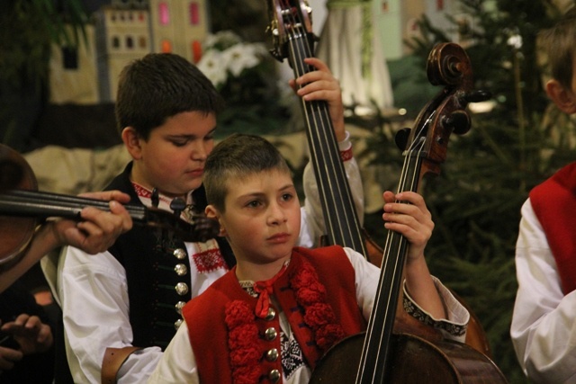 Koncert Józefa Skrzeka i górali dla Stecówki