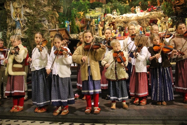 Koncert Józefa Skrzeka i górali dla Stecówki