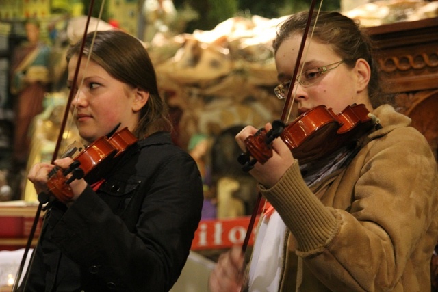 Koncert Józefa Skrzeka i górali dla Stecówki