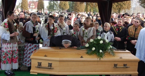 Pogrzeb ks. Józefa Ślazyka 