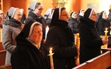 170 sióstr i 100 zakonników