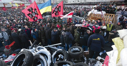Antyrządowe protesty trwają na Ukrainie od listopada 2013 r. Politycznego przełomu nie widać. Za to widać, jak w siłę rośnie „Prawy sektor”, grupujący radykalną młodzież, zniecierpliwioną nieskuteczną taktyką rozmów z prezydentem 