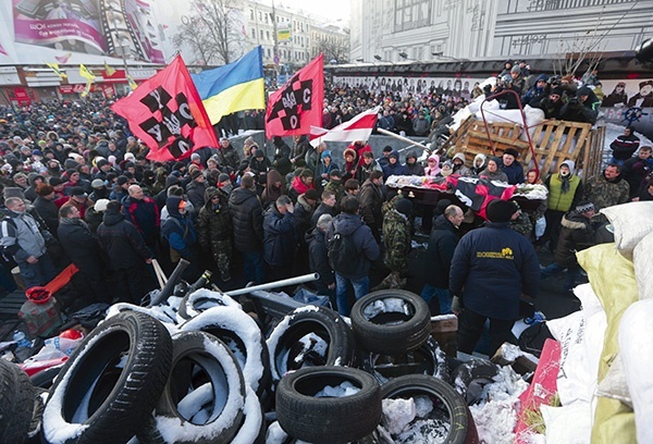 Antyrządowe protesty trwają na Ukrainie od listopada 2013 r. Politycznego przełomu nie widać. Za to widać, jak w siłę rośnie „Prawy sektor”, grupujący radykalną młodzież, zniecierpliwioną nieskuteczną taktyką rozmów z prezydentem 