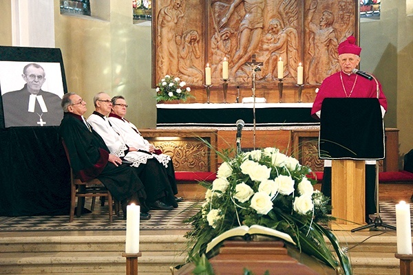  W pogrzebie bp. Szurmana uczestniczył abp senior Damian Zimoń