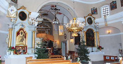  Zabytkowe wnętrze kościoła 
