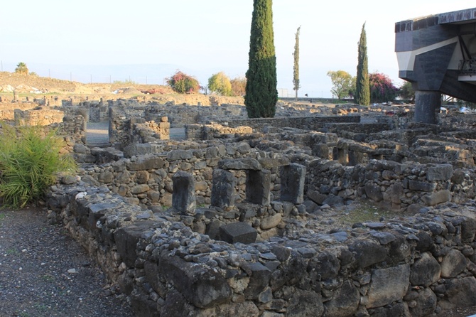 2. W Galilei, nad Jordanem, na Górze Tabor i na pustyni