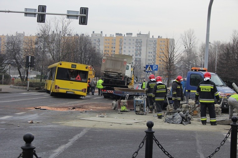 Wypadek autobusu w Katowicach