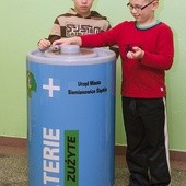 Pojemniki na zużyte baterie znajdują się w wielu szkołach 