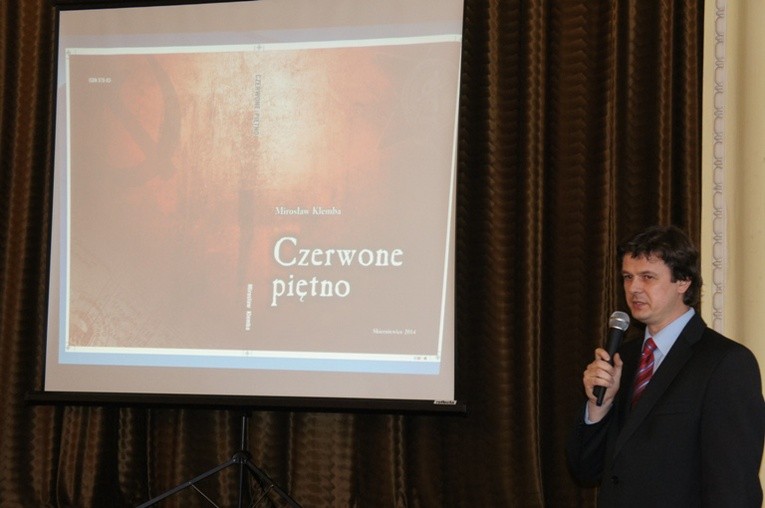 Mirosław Klemba w czasie promocji swojej książki w starostwie