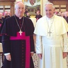 Bp Andrzej F. Dziuba i papież Franciszek w czasie spotkania w Watykanie