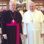 Bp Andrzej F. Dziuba i papież Franciszek w czasie spotkania w Watykanie