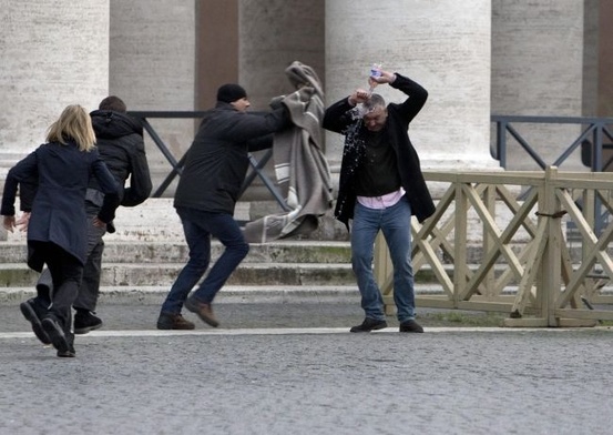 Protesty na Placu św. Piotra