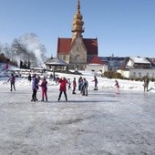 Parafialne lodowisko w Koprzywnicy 