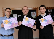 Do włączenia się w akcję zachęcają alumni (od lewej): Daniel Wiecheć, Damian Fołtyn i Paweł Łęcki 