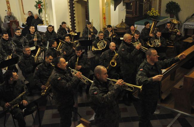 Koncert orkiestry wojskowej w Rudniku