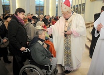 Nieść nadzieję i uśmiech Boga