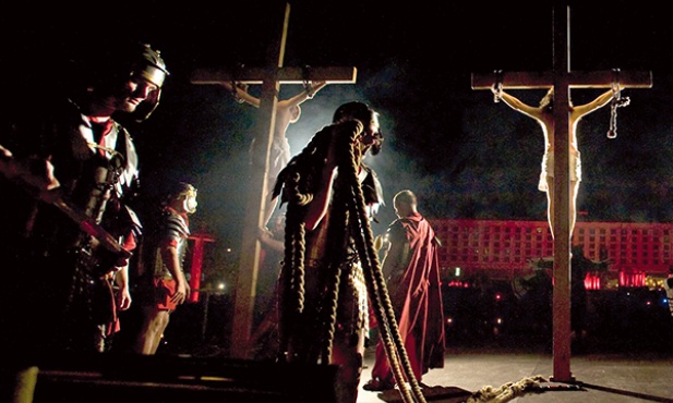 Jezus umierał między przestępcami (być może mordercami?). Jeden z nich się nawrócił