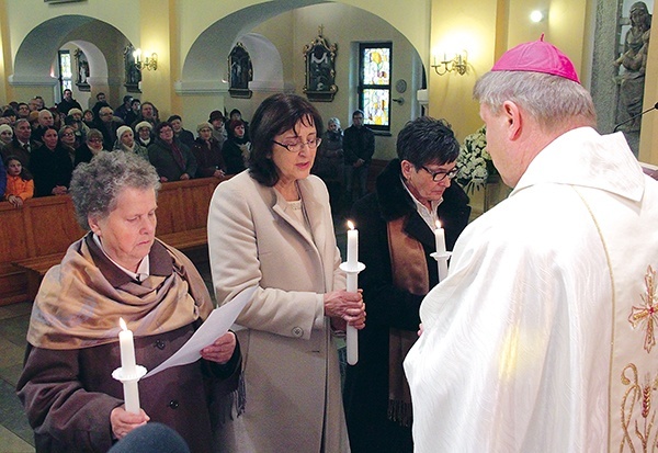  – Zachowując w nieustannej pamięci mojego ziemskiego małżonka, wybieram Jezusa Chrystusa jako Oblubieńca Niebiańskiego – mówiły podczas składanych ślubów wdowy 