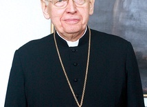  Biskup legnicki wielokrotnie w czasie rozmowy podkreślał naturalność i ciepło papieża Franciszka