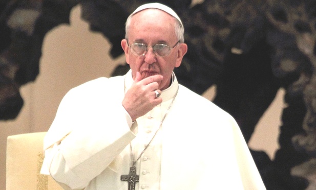 Papież Franciszek modli się za Ukrainę