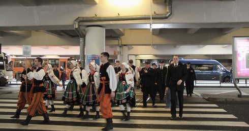 Powitanie Zbigniewa Bródki na Okęciu