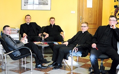  W ramach spotkań pastoralnych diakoni odwiedzili redakcję „Gościa Opolskiego”