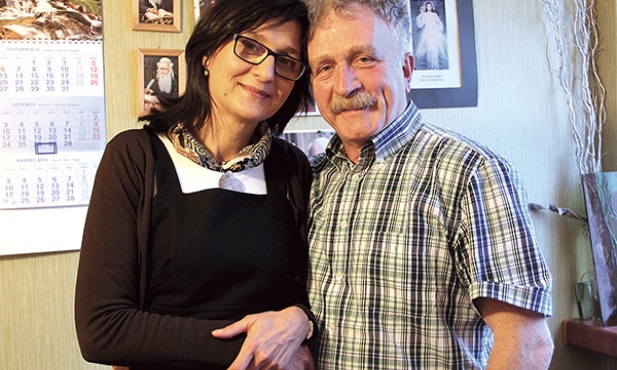  – Idealni na pewno nie jesteśmy, ale wiemy, że jesteśmy kochani przez Boga z naszymi słabościami, i cały czas mamy pragnienie, aby się nawracać – zapewniają Jolanta i Piotr Nowakowie