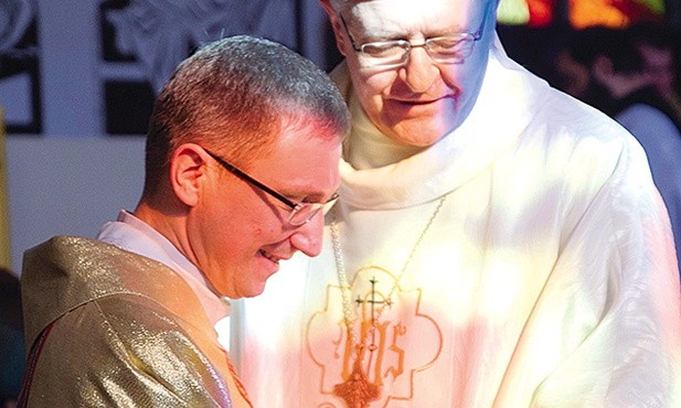 – Koinonia dzięki tym święceniom mocniej wrasta w Kościół koszalińsko-kołobrzeski – mówił bp Edward Dajczak podczas sakramentu święceń ks. Pawła
