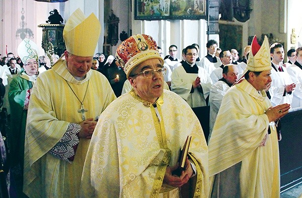  Wraz z kapłanami obrządku rzymskiego Mszę św. sprawował ks. mitrat Józef Ulicki, proboszcz gdańskiej parafii św. Bartłomieja 