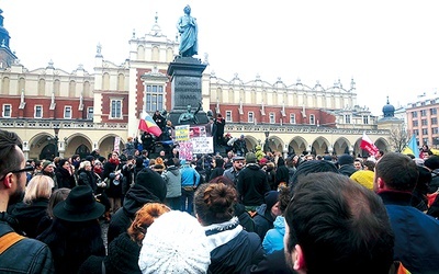 W sobotę na Rynku Głównym odbył się wiec poparcia dla wolnej Ukrainy