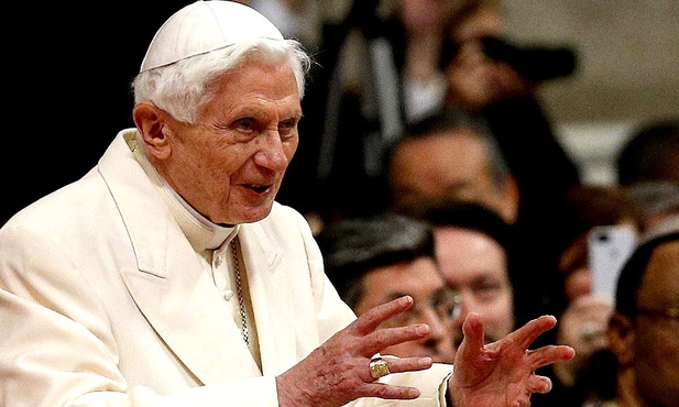 Benedykt XVI: To absurdalne