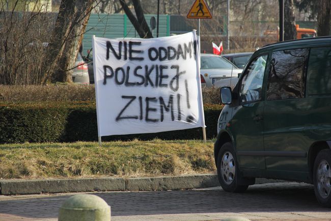 Protest rolników: Koniec z wyprzedażą polskiej ziemi