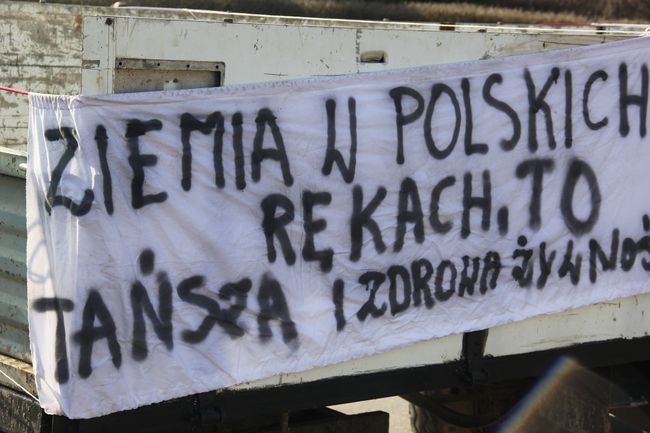 Protest rolników: Koniec z wyprzedażą polskiej ziemi