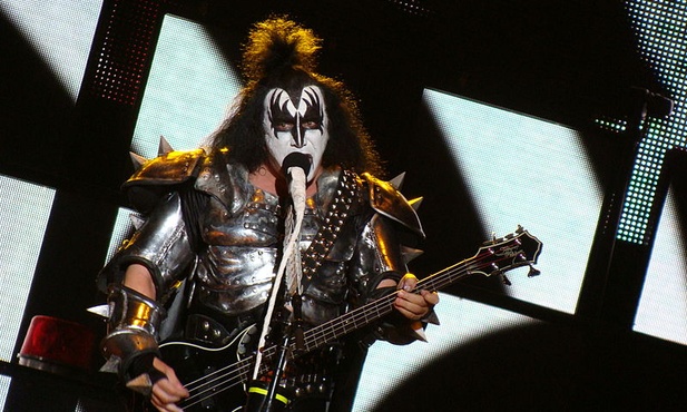 Frontman Kiss przeciw chrystianofobii