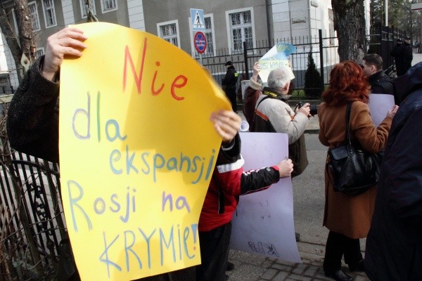 Protest przed rosyjskim konsulatem