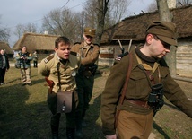 Rekonstrukcja historyczna w skansenie