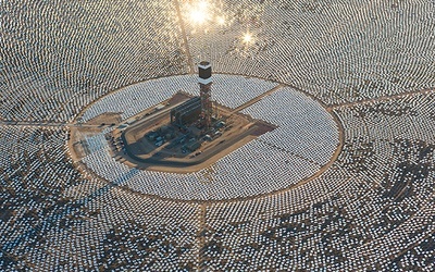 Wygląda jak kolonia na obcej planecie, tymczasem to największa na świecie elektrownia słoneczna