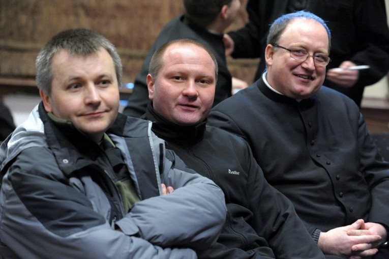 Lech Dokowicz z księżmi