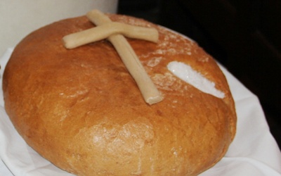 Podczas kuszenia szatan zachęcał Jezusa, by rozkazał, aby kamienie stały się chlebem