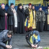 Duchowni różnych wyznań na Majdanie razem