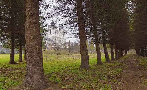 Niech św. Jan w niebie słucha, jak go oklaskujecie – wołał przed  dukielskim klasztorem Jan Paweł II