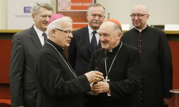 Abp Michalik nagrodzony 